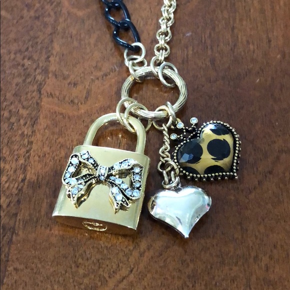 Betsey Johnson necklace - Picture 1 of 4
